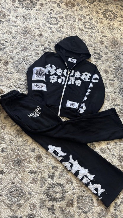 NeverSettle™ Signature Tracksuit – Blackout Edition
